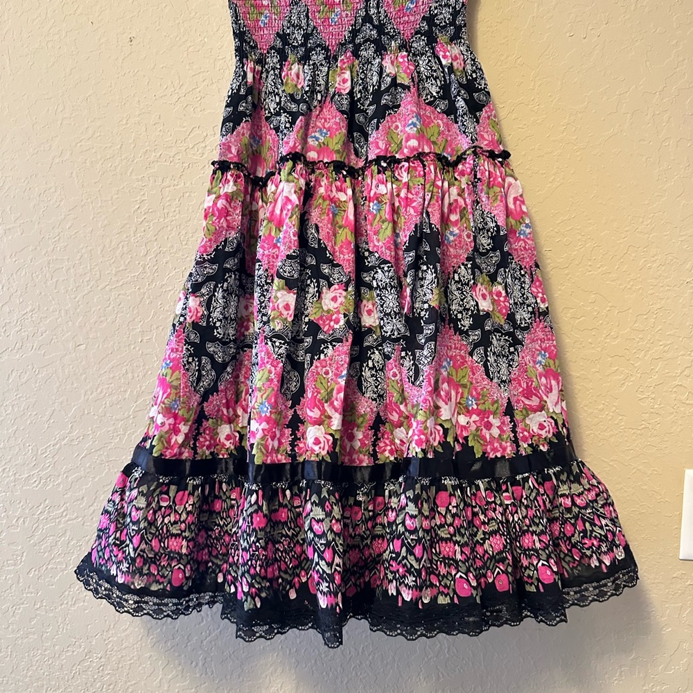 Lapis Anthropologie Dress Tube Strapless
Boho Pink & Black Floral with Laces - Picture 5 of 10
